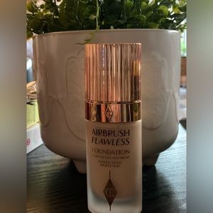 Almost new!!  Charlotte Tilbury Airbrush Flawless foundation in shade 4